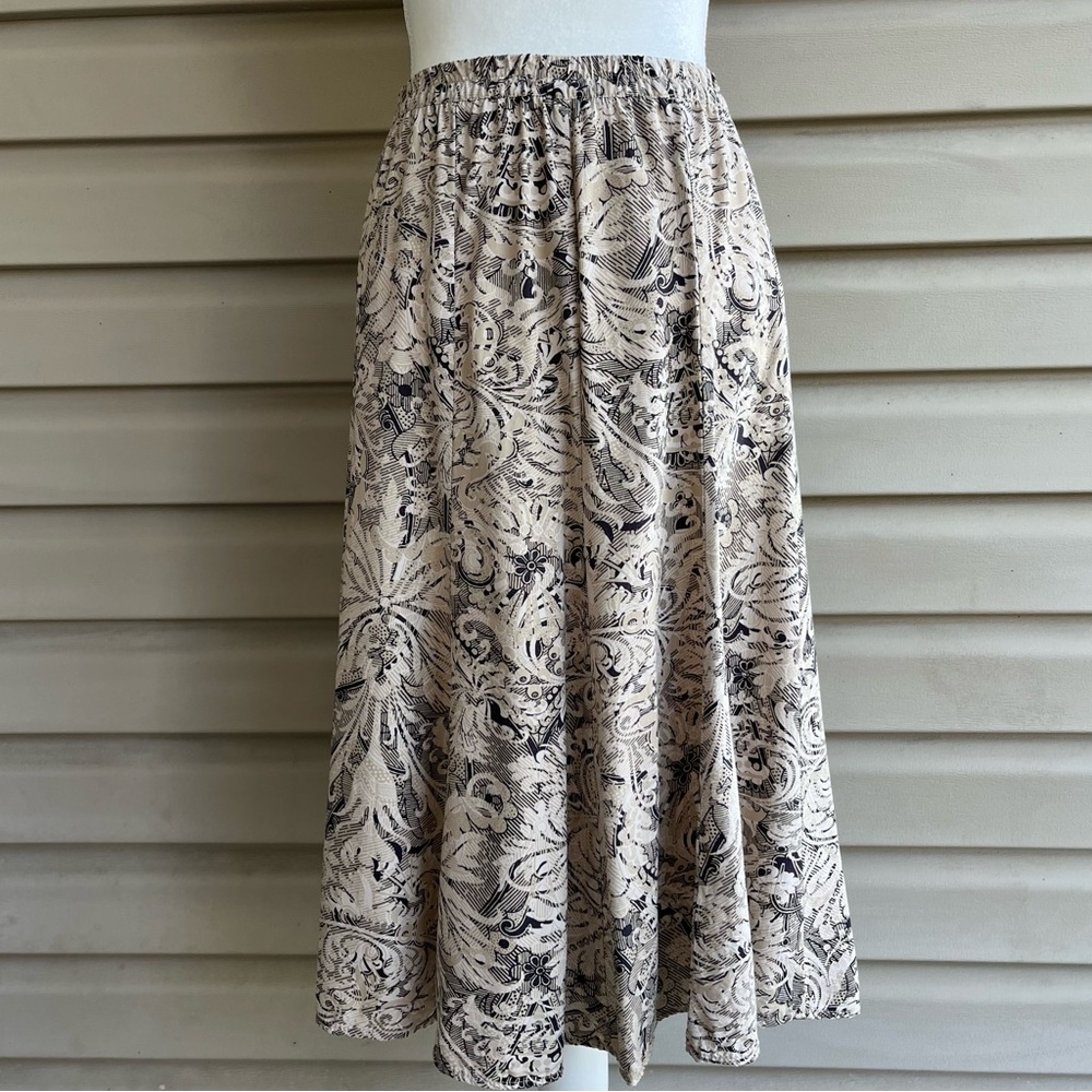 •CJ Banks• A-Line Neutral Patterned Skirt - Size X